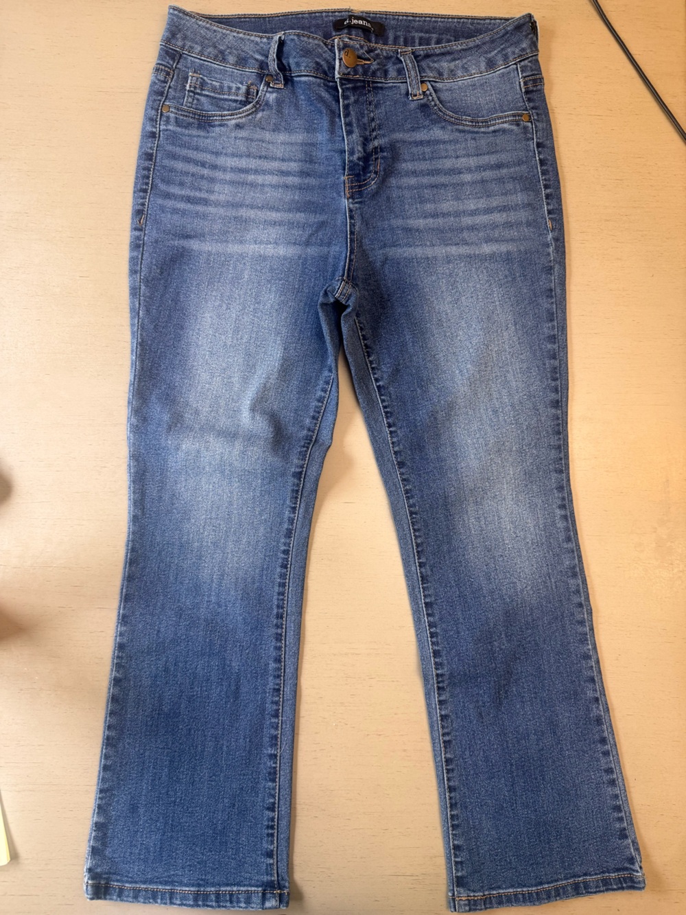 d. jeans Slim Fade Blue flare Ankle Jeans Size 8 stretchy EUC